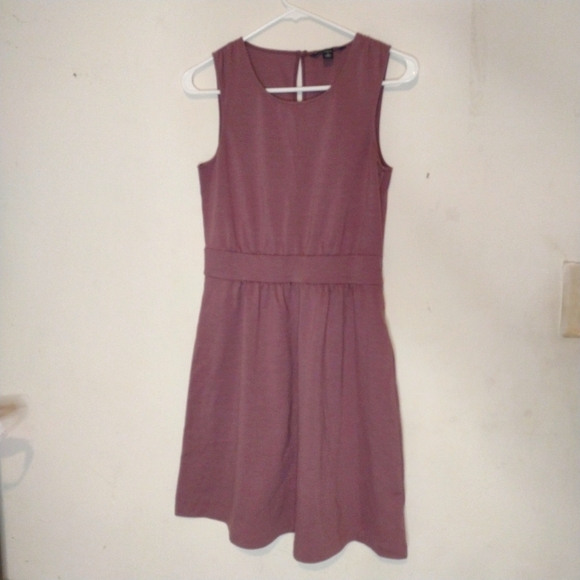 Banana Republic Dresses & Skirts - Banana Republic sleeveless purple lilac dress dress size 4